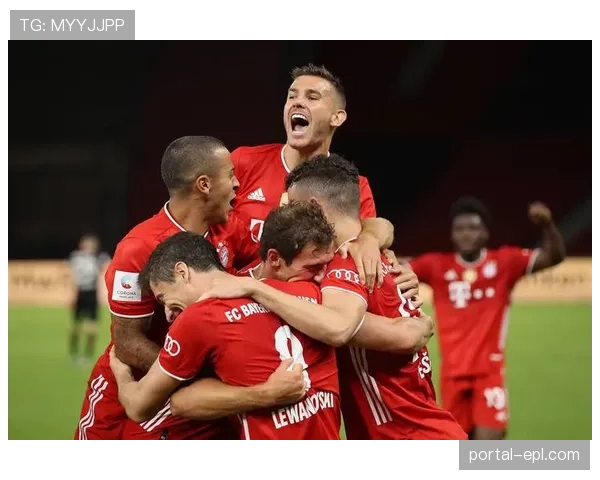 拜仁十人应战调整及时 防守反击战术执行力卓越